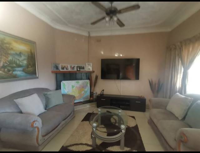 3 BEDROOM HOUSE FOR SALE IN REGENTS PARK